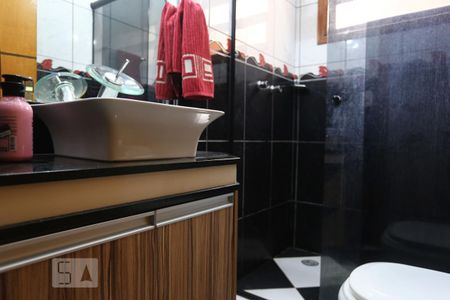 Casa à venda com 255m², 4 quartos e 4 vagas Casa à venda com 255m², 4 quartos e 4 vagasBanheiro Social