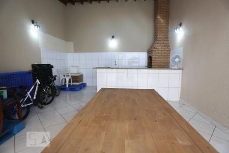 Casa à venda com 255m², 4 quartos e 4 vagas Casa à venda com 255m², 4 quartos e 4 vagasChurrasqueira