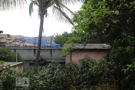 Casa à venda com 255m², 4 quartos e 4 vagas Casa à venda com 255m², 4 quartos e 4 vagasVista do Quarto 2