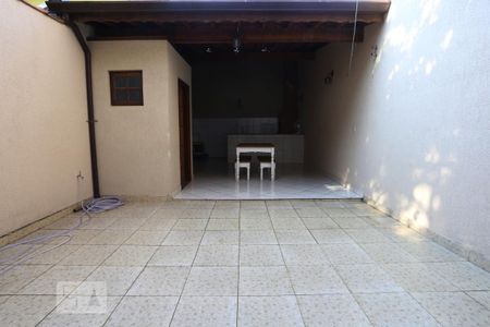 Quintal de casa à venda com 4 quartos, 255m² em Jaguaribe, Osasco