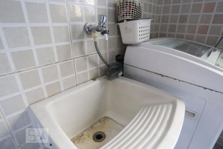 Casa à venda com 255m², 4 quartos e 4 vagas Casa à venda com 255m², 4 quartos e 4 vagasÁrea de Serviço