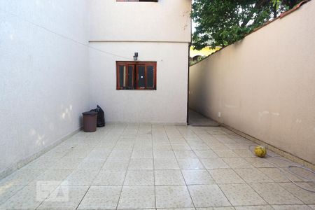 Quintal de casa à venda com 4 quartos, 255m² em Jaguaribe, Osasco