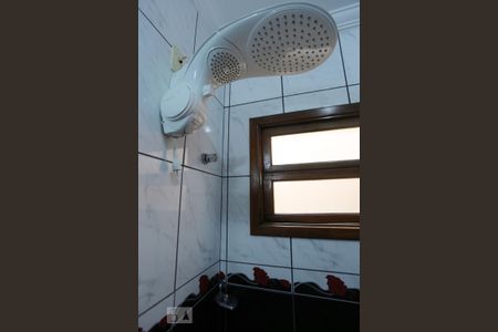 Casa à venda com 255m², 4 quartos e 4 vagas Casa à venda com 255m², 4 quartos e 4 vagasBanheiro Social