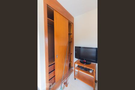 Quarto 1 de apartamento para alugar com 2 quartos, 50m² em Campo Belo, São Paulo