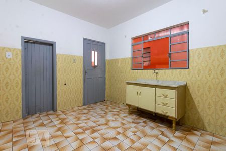 Cozinha de casa para alugar com 1 quarto, 50m² em Jardim Laone, São Paulo