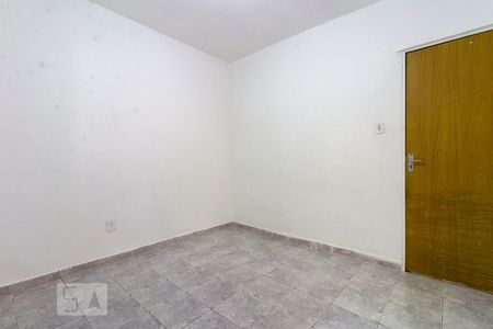 Quarto de casa para alugar com 1 quarto, 50m² em Jardim Laone, São Paulo