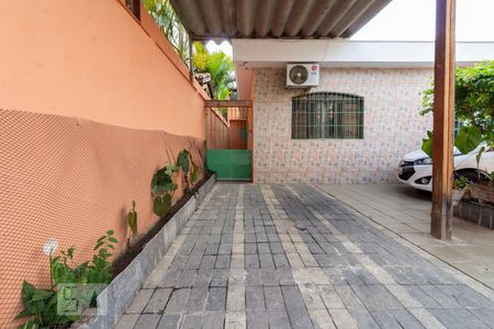 Garagem de casa para alugar com 1 quarto, 50m² em Jardim Laone, São Paulo