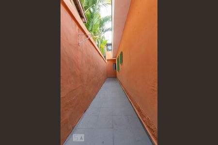 Corredor  de casa para alugar com 1 quarto, 50m² em Jardim Laone, São Paulo