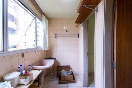 Apartamento à venda com 135m², 3 quartos e 2 vagas Apartamento à venda com 135m², 3 quartos e 2 vagasÁrea de Serviço