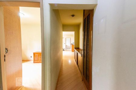 Apartamento à venda com 135m², 3 quartos e 2 vagas Apartamento à venda com 135m², 3 quartos e 2 vagasCorredor