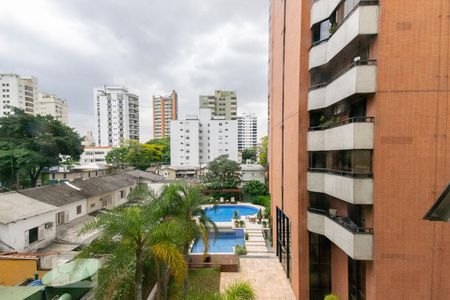 Apartamento à venda com 135m², 3 quartos e 2 vagas Apartamento à venda com 135m², 3 quartos e 2 vagasVista