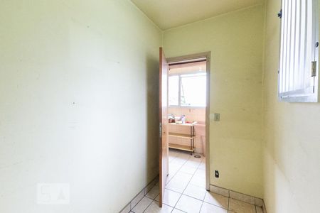 Apartamento à venda com 135m², 3 quartos e 2 vagas Apartamento à venda com 135m², 3 quartos e 2 vagasQuarto de Serviço