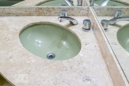 Apartamento à venda com 135m², 3 quartos e 2 vagas Apartamento à venda com 135m², 3 quartos e 2 vagasBanheiro da Suíte - Torneira