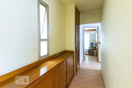 Apartamento à venda com 135m², 3 quartos e 2 vagas Apartamento à venda com 135m², 3 quartos e 2 vagasCorredor