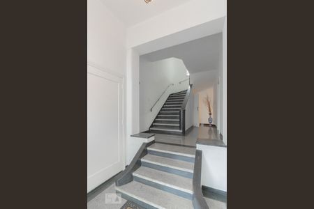 Apartamento para alugar com 150m², 4 quartos e sem vaga Apartamento para alugar com 150m², 4 quartos e sem vagaHall social