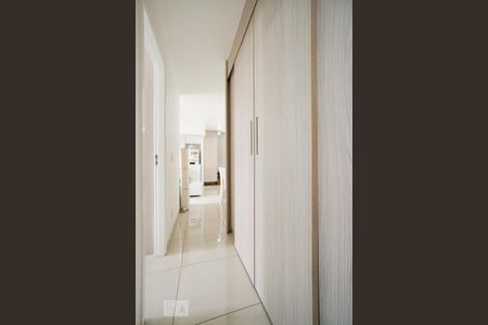 Apartamento à venda com 53m², 2 quartos e 1 vaga Apartamento à venda com 53m², 2 quartos e 1 vagaCorredor quartos