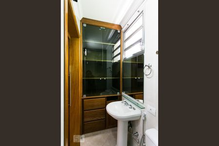 Casa à venda com 253m², 3 quartos e 2 vagasBanheiro da Suíte