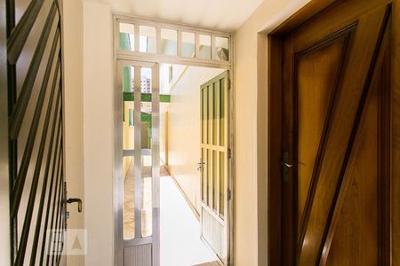 Casa à venda com 253m², 3 quartos e 2 vagasEntrada