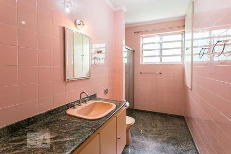 Casa à venda com 253m², 3 quartos e 2 vagasBanheiro Social