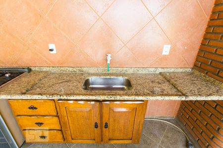 Casa à venda com 253m², 3 quartos e 2 vagasVaranda com Churrasqueira - Pia