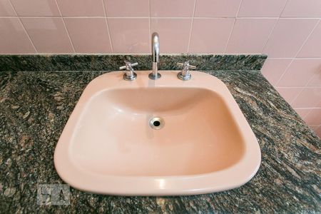 Casa à venda com 253m², 3 quartos e 2 vagasBanheiro Social - Pia