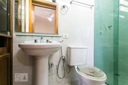 Casa à venda com 253m², 3 quartos e 2 vagasBanheiro da Suíte