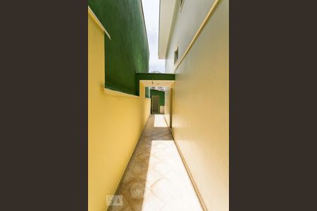 Casa à venda com 253m², 3 quartos e 2 vagasCorredor Externo