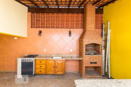 Casa à venda com 253m², 3 quartos e 2 vagasVaranda com Churrasqueira