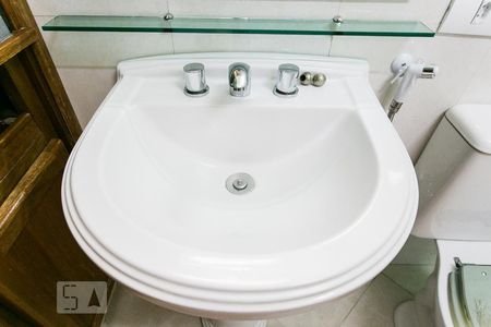 Casa à venda com 253m², 3 quartos e 2 vagasBanheiro da Suíte - Pia