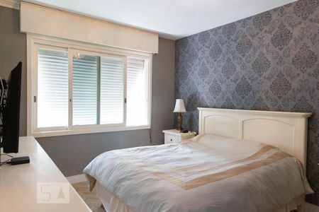 Quarto 1 de apartamento para alugar com 2 quartos, 80m² em Petrópolis, Porto Alegre