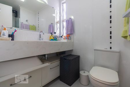 Banheiro de apartamento à venda com 3 quartos, 65m² em Vila Sofia, São Paulo