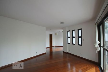 Apartamento à venda com 160m², 4 quartos e 2 vagasSala