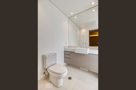 Banheiro de kitnet/studio à venda com 1 quarto, 61m² em Itaim Bibi, São Paulo