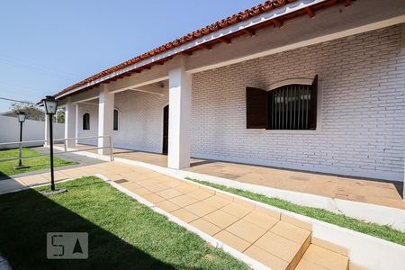 Casa à venda com 411m², 4 quartos e 4 vagasFrente