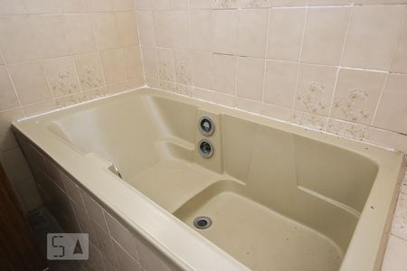 Casa à venda com 411m², 4 quartos e 4 vagasBanheiro do Quarto 3