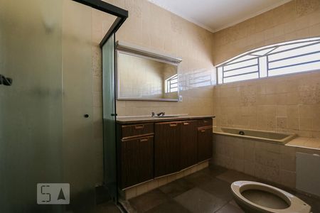Casa à venda com 411m², 4 quartos e 4 vagasBanheiro do Quarto 3