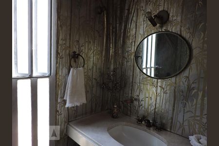 Banheiro de casa à venda com 5 quartos, 800m² em Jardim Guedala, São Paulo