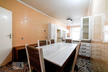 Casa à venda com 400m², 4 quartos e 2 vagasCozinha