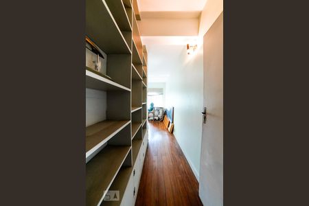 Casa à venda com 400m², 4 quartos e 2 vagasEscritório