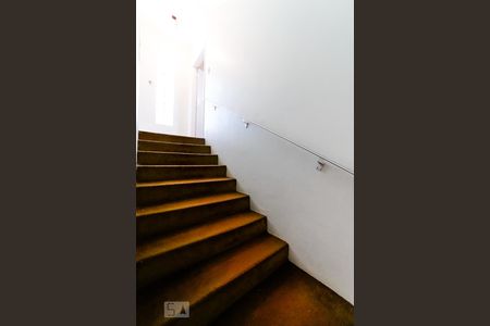 Casa à venda com 400m², 4 quartos e 2 vagasEscada Escritório