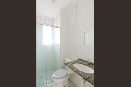 Banheiro de apartamento para alugar com 2 quartos, 55m² em Dos Casa, São Bernardo do Campo
