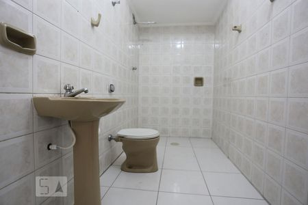 Banheiro de apartamento para alugar com 2 quartos, 67m² em Jaguaribe, Osasco