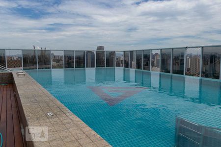 Studio à venda com 57m², 1 quarto e 1 vagaPiscina