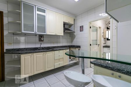 Apartamento para alugar com 99m², 3 quartos e 2 vagasCozinha