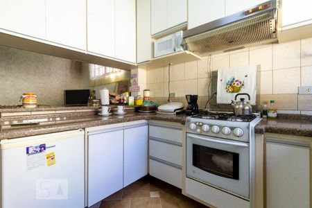 Casa à venda com 380m², 3 quartos e 3 vagas Casa à venda com 380m², 3 quartos e 3 vagasCozinha