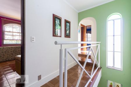 Casa à venda com 380m², 3 quartos e 3 vagas Casa à venda com 380m², 3 quartos e 3 vagasCorredor