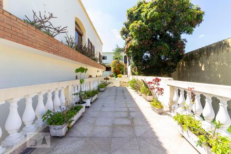 Casa à venda com 380m², 3 quartos e 3 vagas Casa à venda com 380m², 3 quartos e 3 vagasÁrea Externa