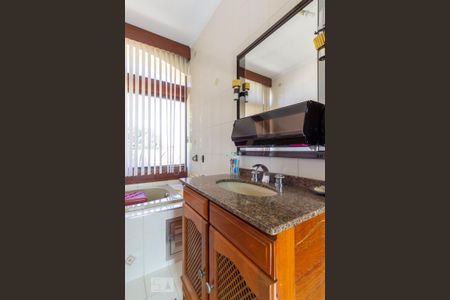 Casa à venda com 380m², 3 quartos e 3 vagas Casa à venda com 380m², 3 quartos e 3 vagasBanheiro Corredor