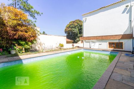 Casa à venda com 380m², 3 quartos e 3 vagas Casa à venda com 380m², 3 quartos e 3 vagasÁrea Externa - Piscina