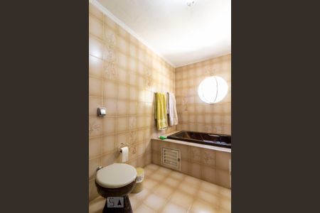 Casa à venda com 380m², 3 quartos e 3 vagas Casa à venda com 380m², 3 quartos e 3 vagasBanheiro Quarto 1 - Suite